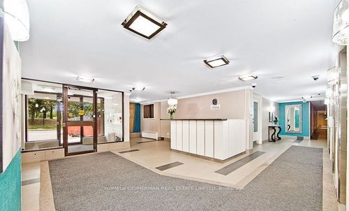 203-15 Kensington Rd, Brampton, ON, L6T3W2 | Card Image