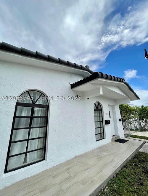 1097 E 1st Ave, Hialeah, FL, 33010-4109 | Card Image