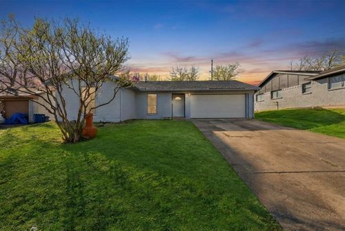 422 Clary Dr, Mesquite, TX, 75149-3044 | Card Image