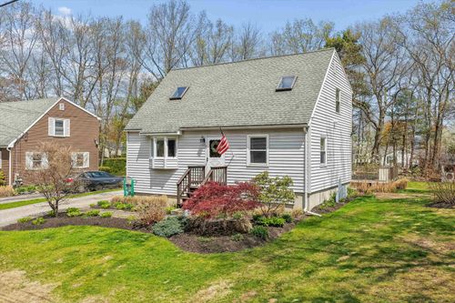 239 Wells St, Manchester, NH, 03104-5735 | Card Image