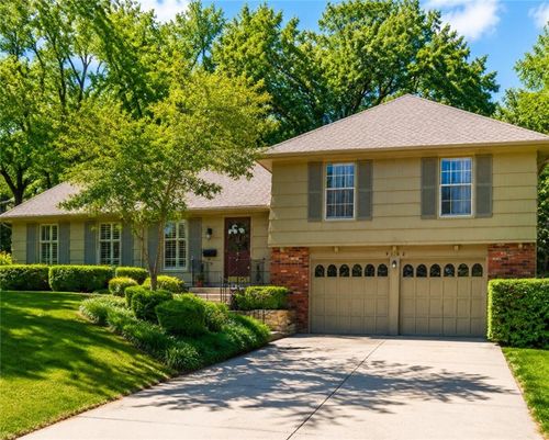 9108 W 106th St, Overland Park, KS, 66212-5537 | Card Image