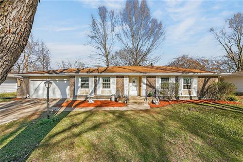 501 Pheasant Rd, Harrisonville, MO, 64701-2828 | Card Image