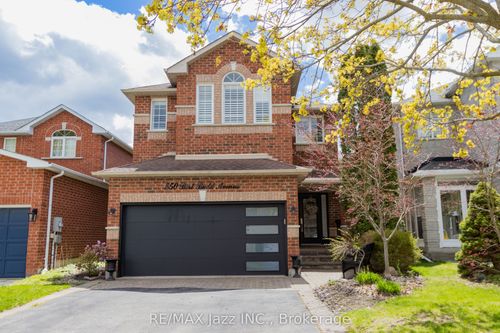 550 Bert Budd Ave, Newmarket, ON, L3Y8S7 | Card Image