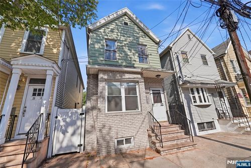 22 Lentz Ave, Newark, NJ, 07105-4413 | Card Image