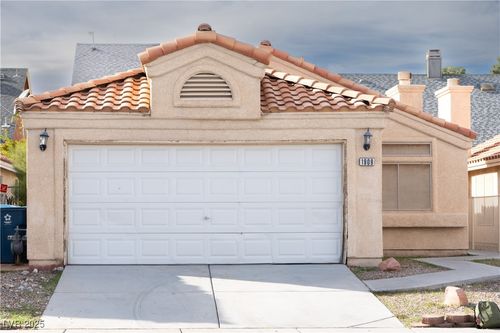 1909 Betsy Ross Dr, Las Vegas, NV, 89108-7752 | Card Image