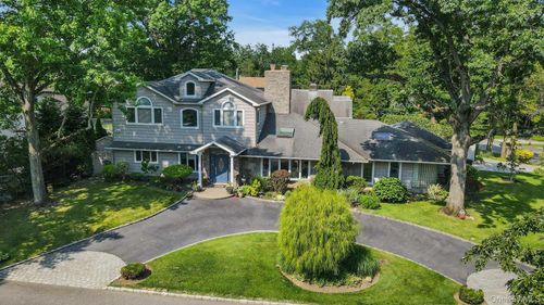 18 Regent Pl, Roslyn, NY, 11576-2032 | Card Image