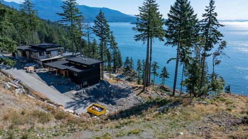 775 Seymour Bay Dr, Bowen Island, BC, V0N1G2 | Card Image