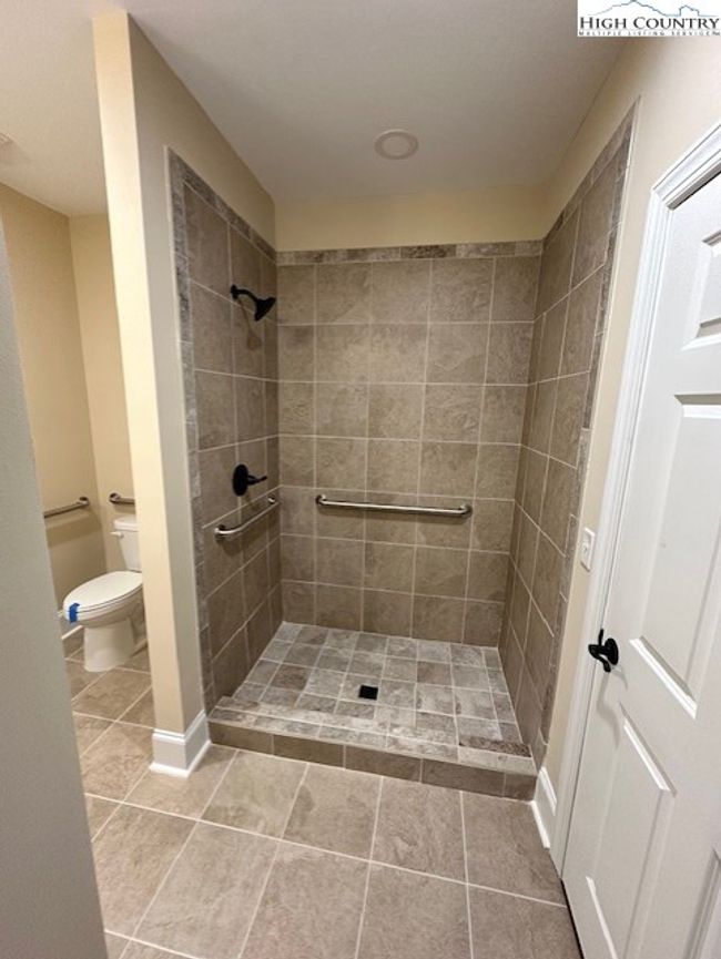 APT-102 - 155 Gateway Dr, Condo with 2 bedrooms, 2 bathrooms and null parking in Boone NC | Image 24