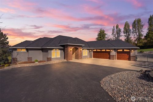 19810 Nw 61st Ave, Ridgefield, WA, 98642-9650 | Card Image