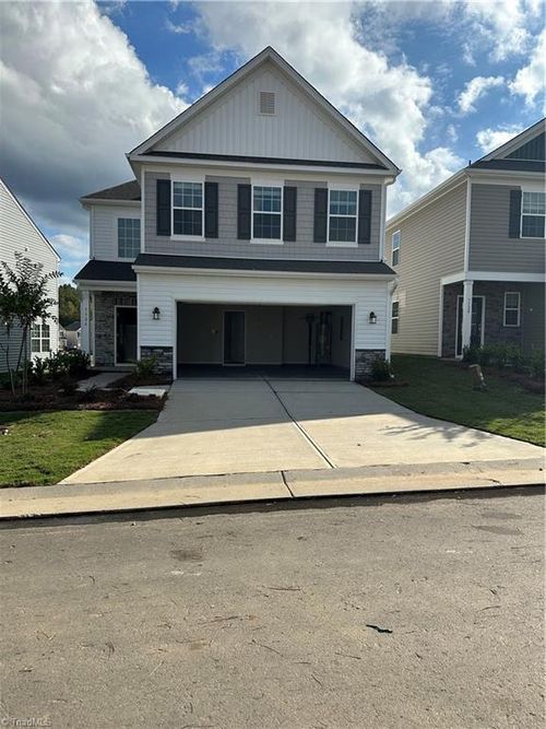 5526 Hydrangea St, Winston Salem, NC, 27104-3790 | Card Image