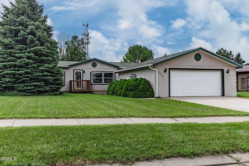 3703 Jericho Rd, Bismarck, ND, 58503-0748 | Card Image