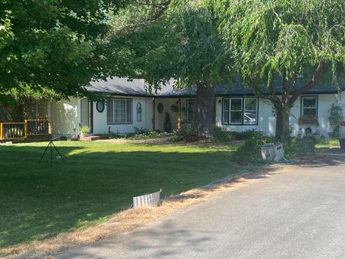 753 W Evans Creek Rd, Rogue River, OR, 97537-4687 | Card Image