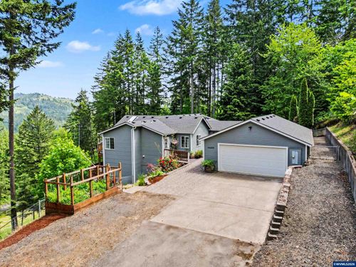 24258 Columbine Dr, Philomath, OR, 97370-9001 | Card Image