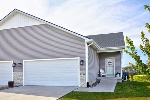 2700 Yordi Dr, Norwalk, IA, 50211-1373 | Card Image