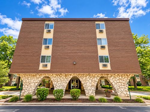 312-1321 S Finley Rd, Lombard, IL, 60148-4366 | Card Image