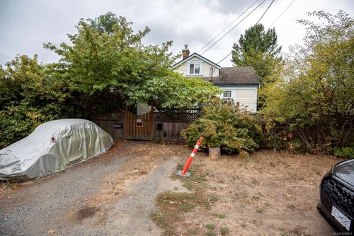 3814 Rowland Ave, Victoria, BC, V8Z1X7 | Card Image