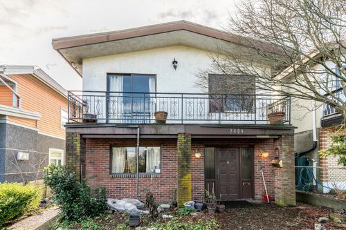 3254 E 5th Ave, Vancouver, BC, V5M1P3 | Card Image