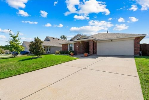 215 Willow Creek Ln, Terrell, TX, 75160-5145 | Card Image