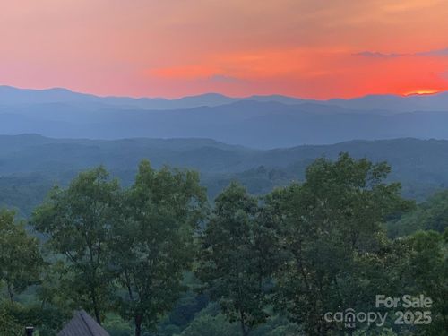 l293-384 Oakanoah Cir, Brevard, NC, 28712-8522 | Card Image