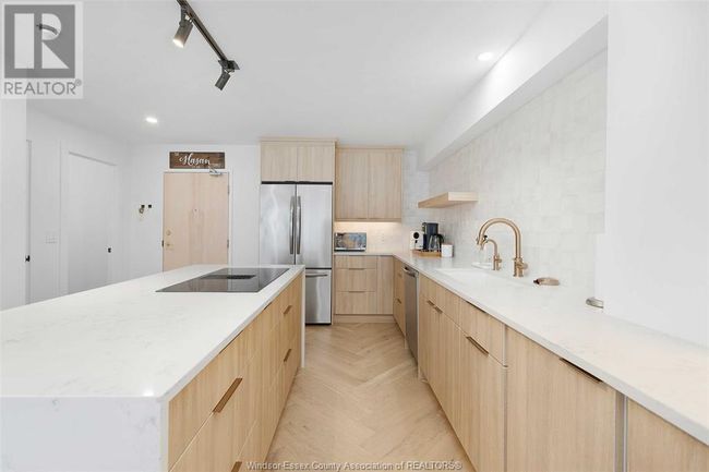 1701 - 515 Riverside Dr W, Condo with 2 bedrooms, 3 bathrooms and null parking in Windsor ON | Image 7