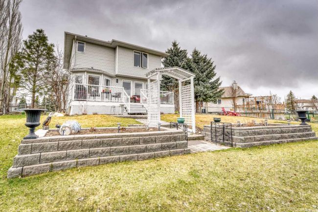 1008 High Glen Bay Nw, Home with 3 bedrooms, 2 bathrooms and 5 parking in High River AB | Image 4
