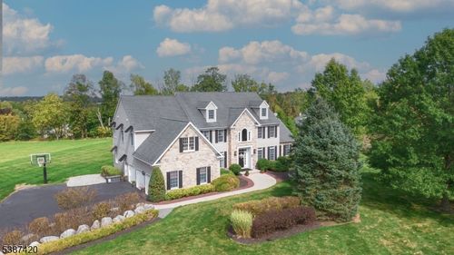 2 Dairy Farm Ln, Lambertville, NJ, 08530-3527 | Card Image