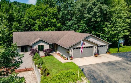 W8330 Royal Oaks Drive, WAUTOMA, WI, 54982 | Card Image