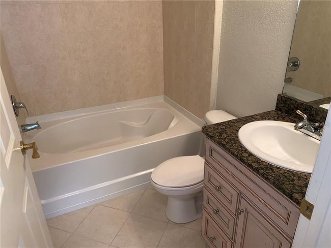 UNIT-201 - 4715 91 St Dr, Condo with 3 bedrooms, 2 bathrooms and null parking in GAINESVILLE FL | Image 8