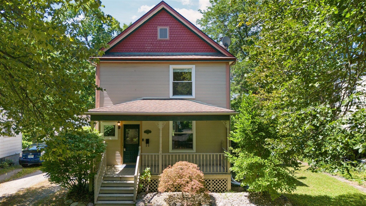 Harris St, Saline, MI 48176
