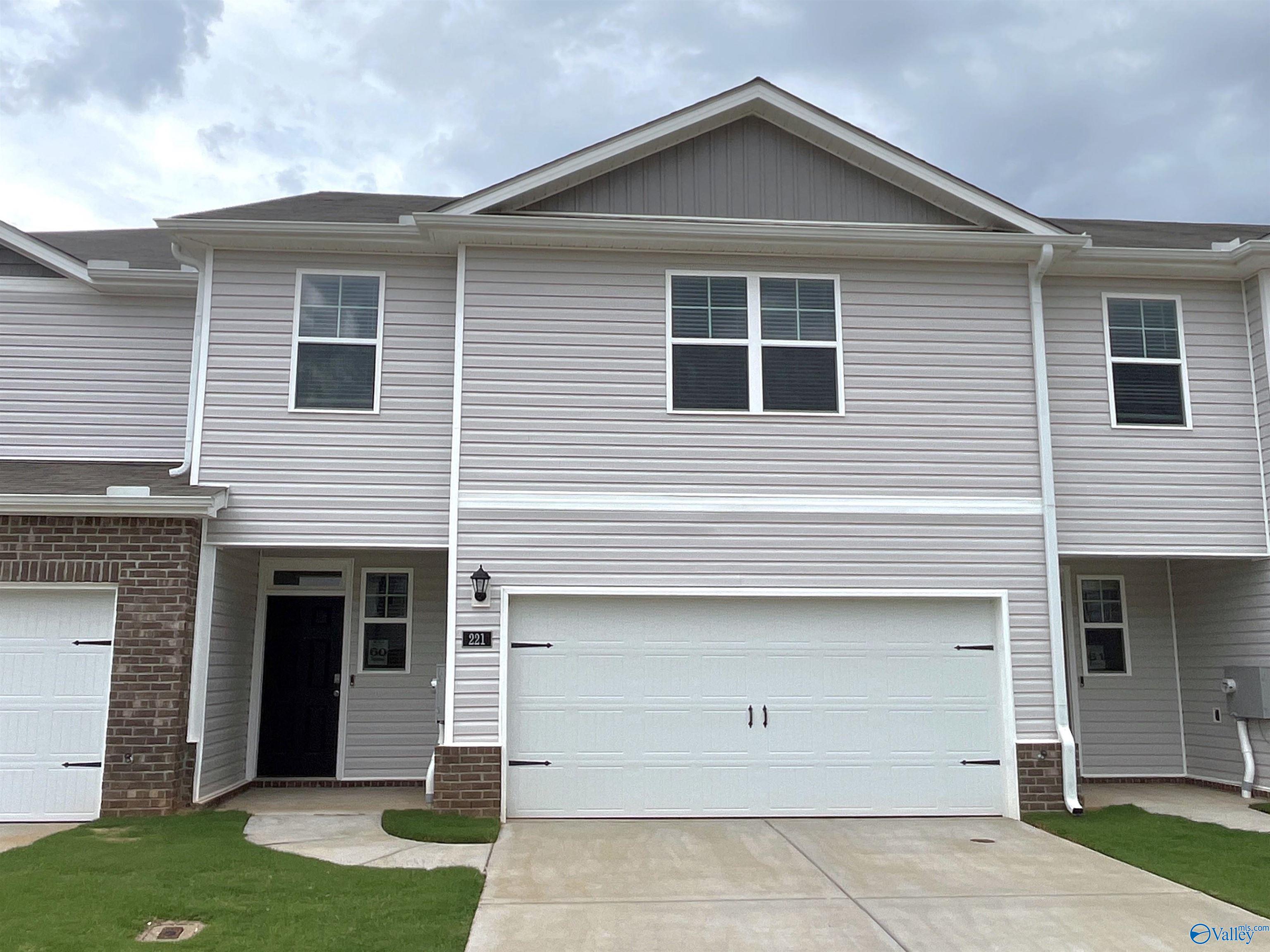 Maple Spring Trl, Madison, AL 35758