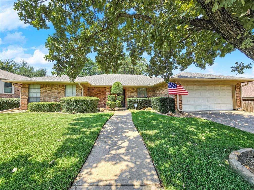 Margaret Dr, Arlington, TX 76012