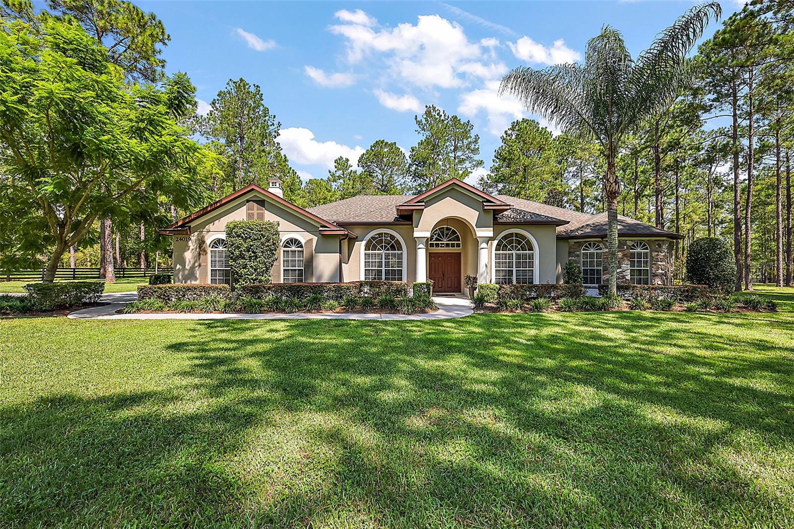 Green Gardens Ct, Eustis, FL 32736