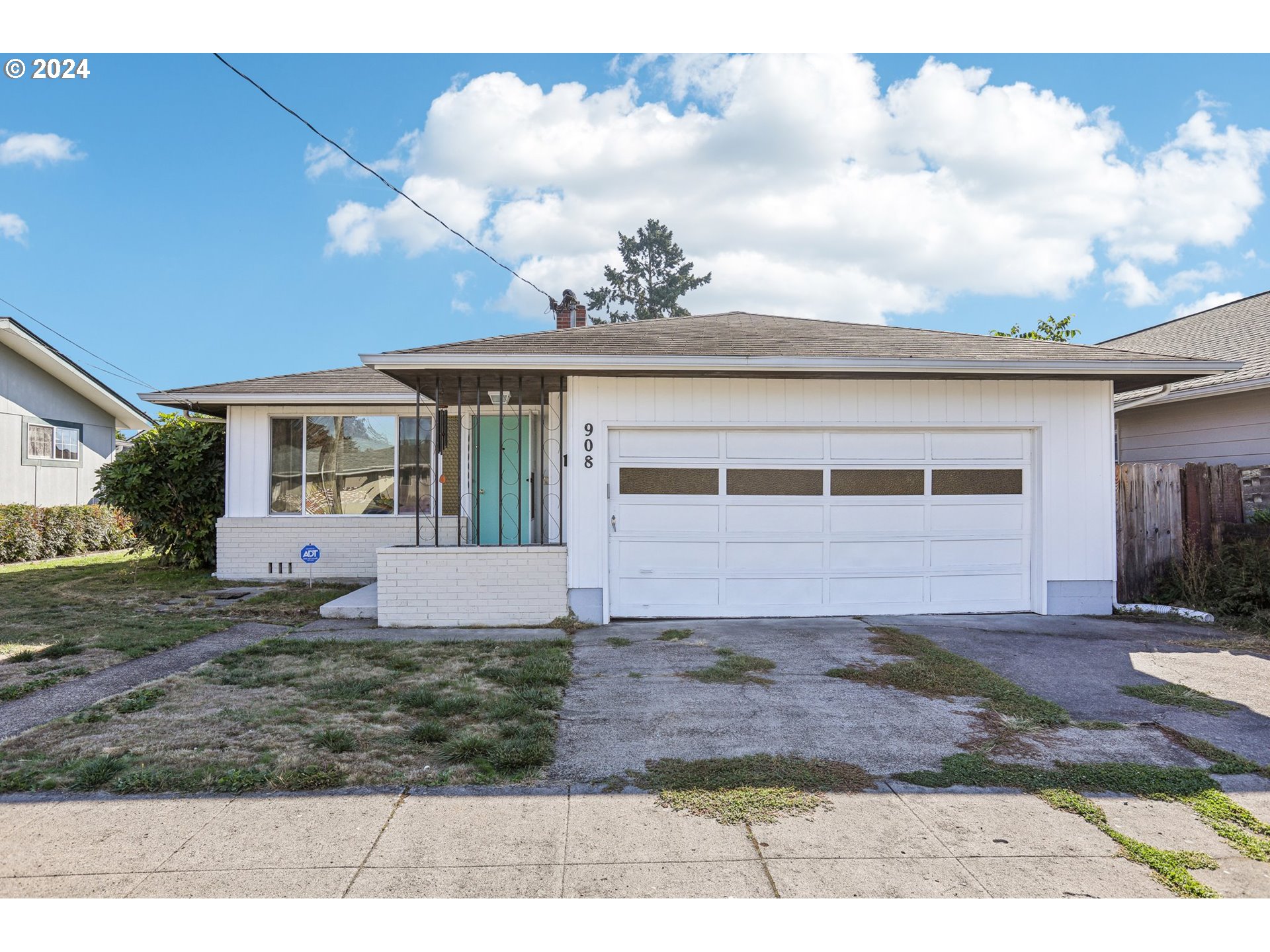 3rd Ave, Kelso, WA 98626
