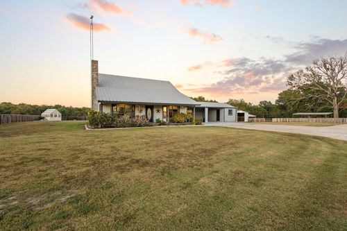 2709 County Road 16500, Deport, TX, 75435-5217 | Card Image