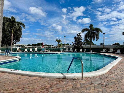 209-2880 Lake Osborne Dr, Lake Worth Beach, FL, 33461-5905 | Card Image