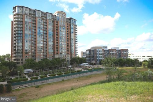 apt-1503-8220 Crestwood Heights Dr, MCLEAN, VA, 22102-3139 | Card Image