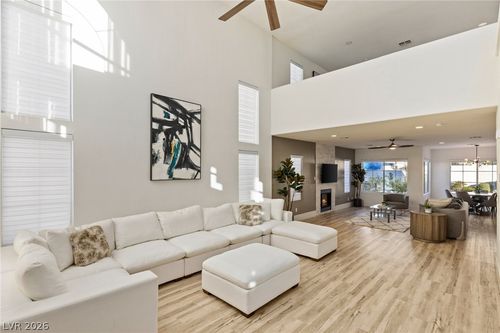 38 Diplomat Ct, Henderson, NV, 89074-6298 | Card Image