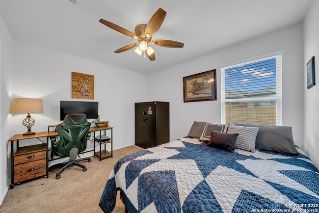 489 Middle Green Loop, House other with 3 bedrooms, 2 bathrooms and null parking in Floresville TX | Image 13