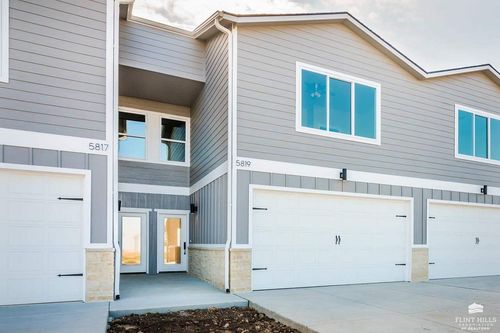 5615 Goheen Dr, Manhattan, KS, 66503-2652 | Card Image