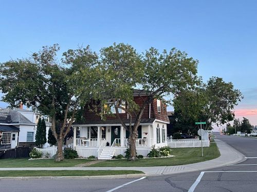 {{alt}} | Card Image