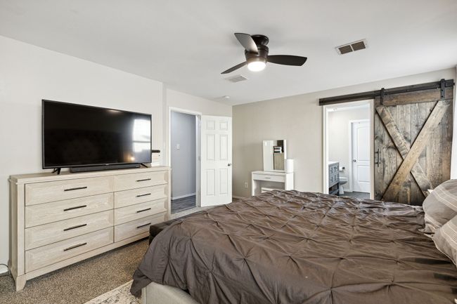 Great sliding barn door for privacy in bathroom | Image 14