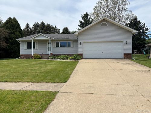 268 Jonathon Dr, Almont, MI, 48003-8972 | Card Image