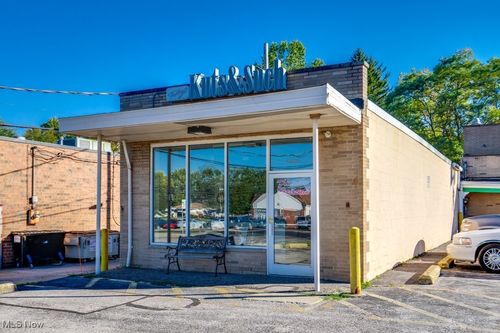 15257 Sheldon Rd, Middleburg Heights, OH, 44130-2519 | Card Image