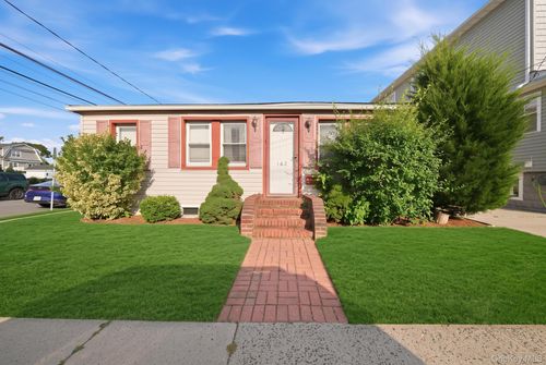 162 Baisley Avenue, Hempstead, NY, 11518 | Card Image