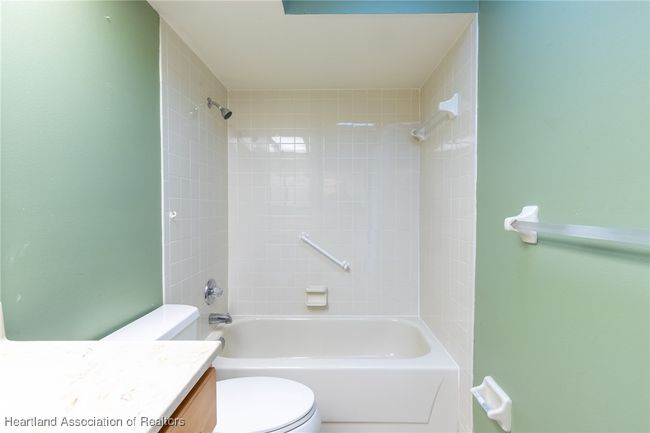 321 Grove Cir, Condo with 2 bedrooms, 2 bathrooms and null parking in AVON PARK FL | Image 7