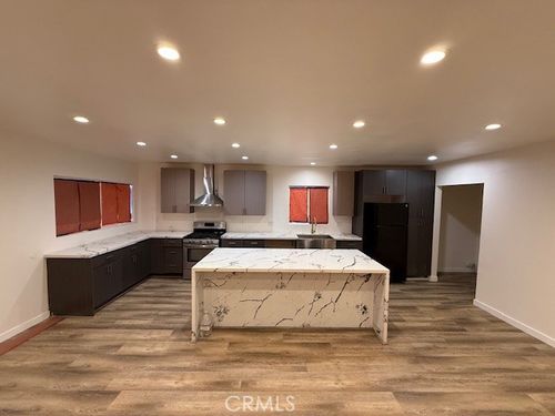 8106 Leeds St, Downey, CA, 90242 | Card Image