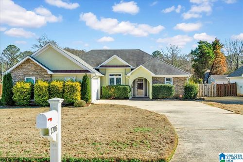 1705 Bradford Ln, BESSEMER, AL, 35022-8312 | Card Image