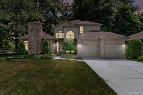 494 Daylily Dr, Rochester Hills, MI, 48307-5219 | Card Image