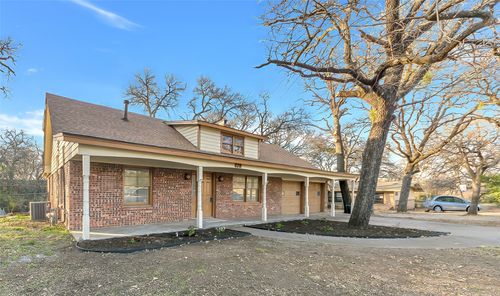 828 S Collins St, Arlington, TX, 76010-2819 | Card Image