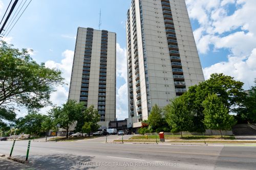 2703-323 Colborne St, London, ON, N6B3N8 | Card Image